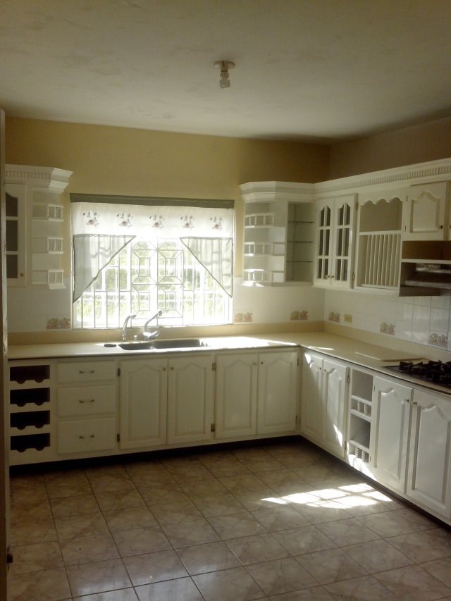 Apartment For Rent in Coral Gardens, St. James Jamaica