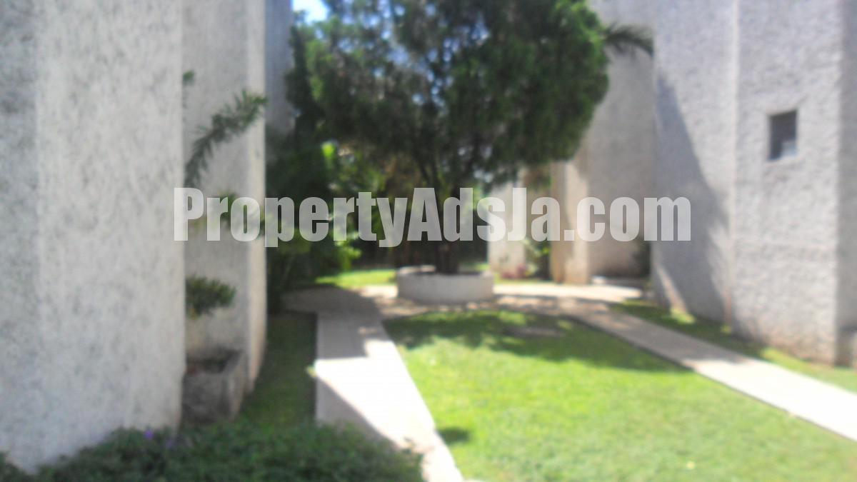 Apartment For Sale in OAKLAND COURT, Kingston / St. Andrew Jamaica