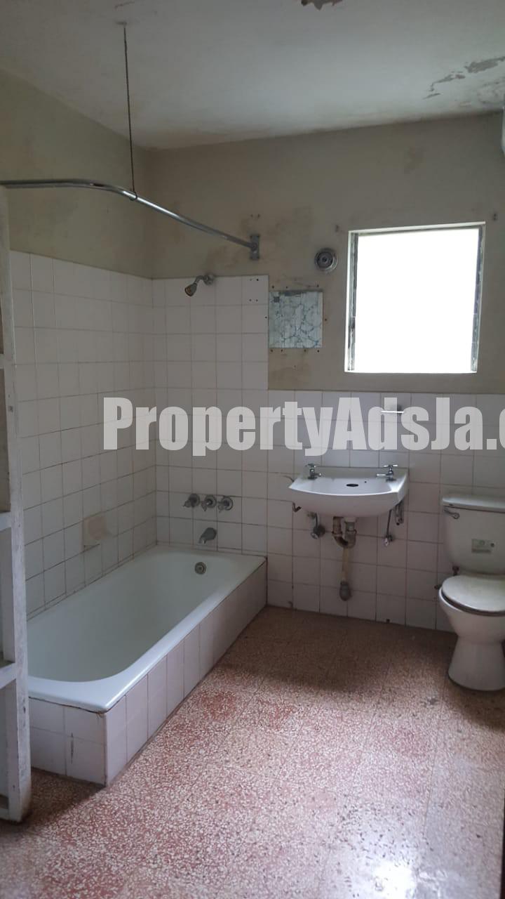 House For Sale in Irish Town, Kingston / St. Andrew Jamaica