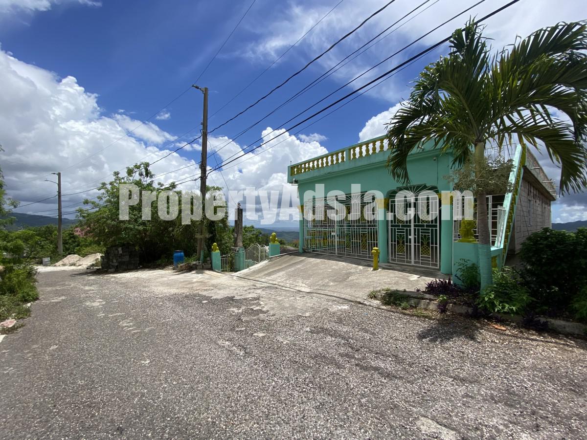 House For Sale in Melrose Mews Mandeville, Manchester Jamaica