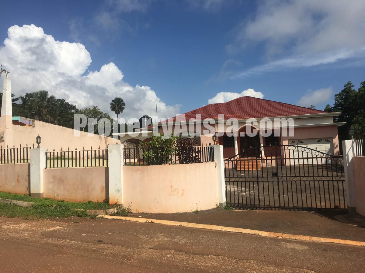 House For Sale in Farm, Manchester Jamaica