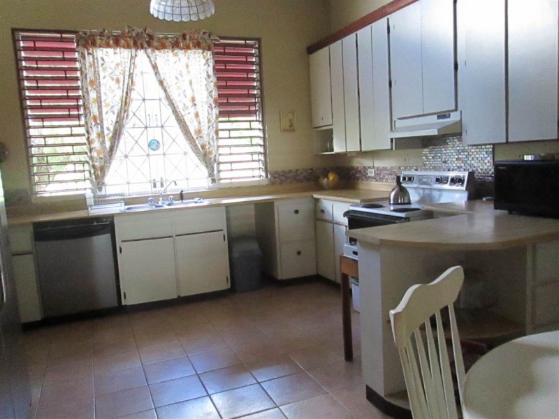 House For Sale in West Armour Heights, Kingston / St. Andrew Jamaica