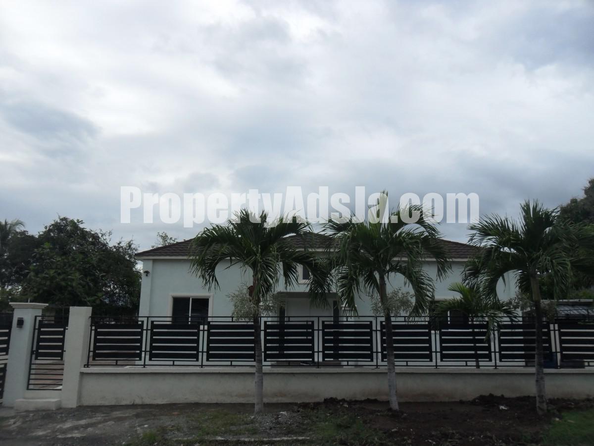 House For Sale in Mona Heights, Kingston / St. Andrew Jamaica