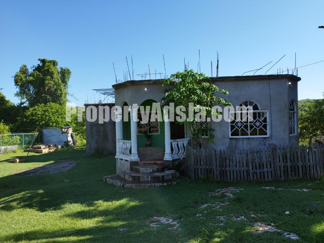 House For Sale in Birds Hill, Clarendon Jamaica