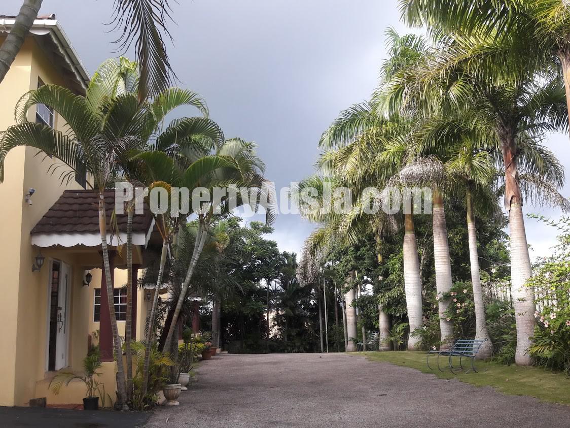 Townhouse For Sale in Mandeville, Manchester Jamaica