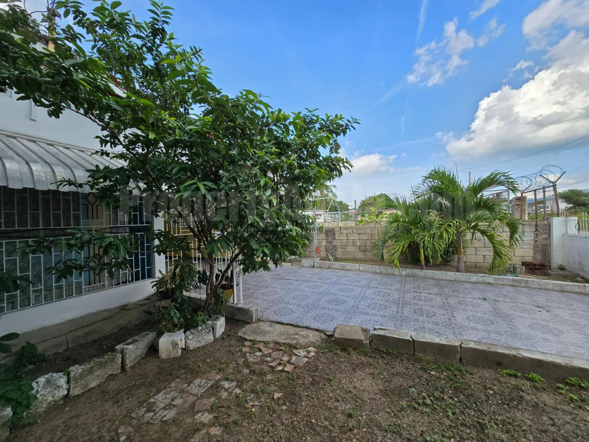 House For Sale in Willowdene, St. Catherine Jamaica photo 11