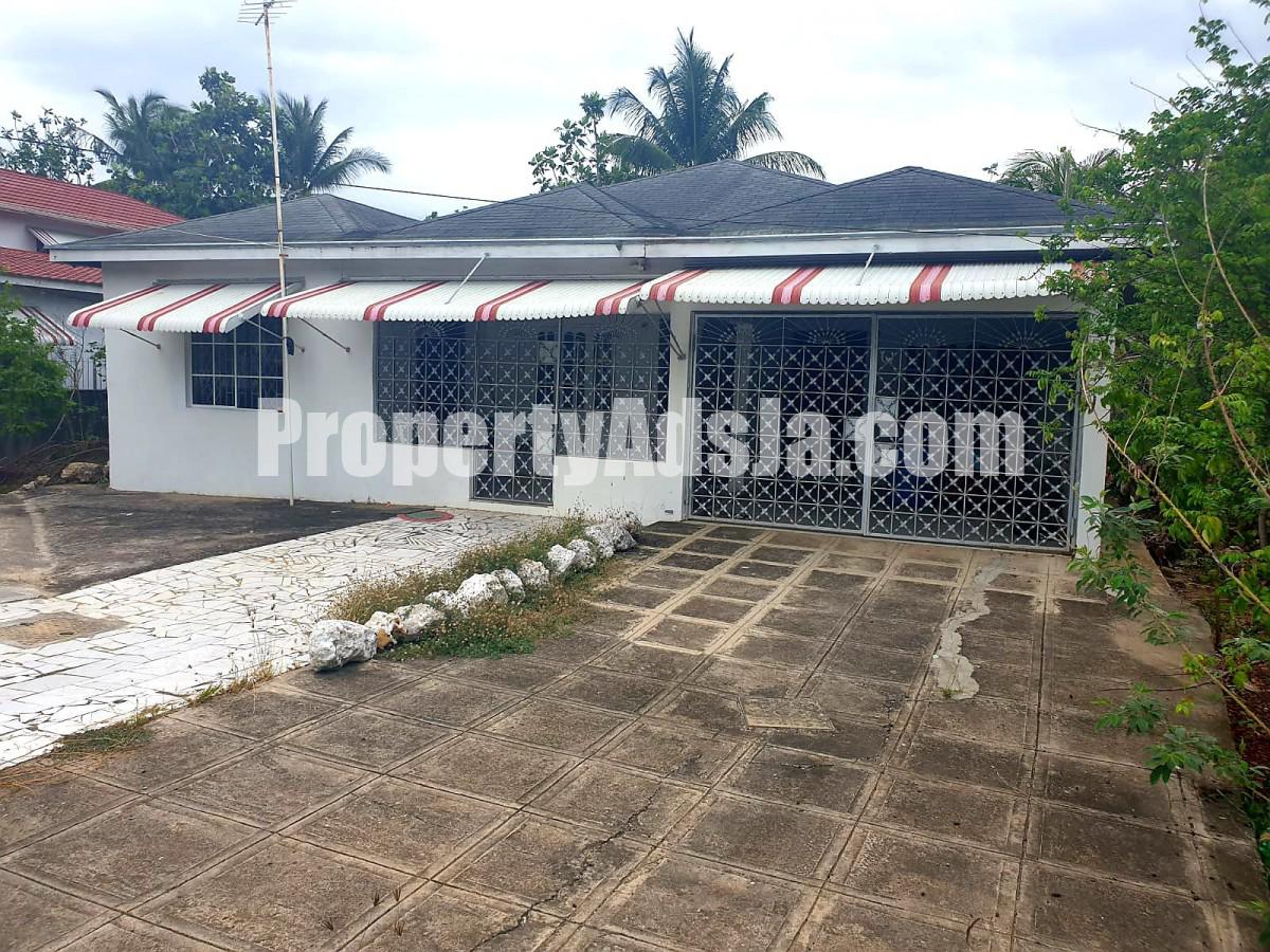 House For Sale in May Pen, Clarendon Jamaica