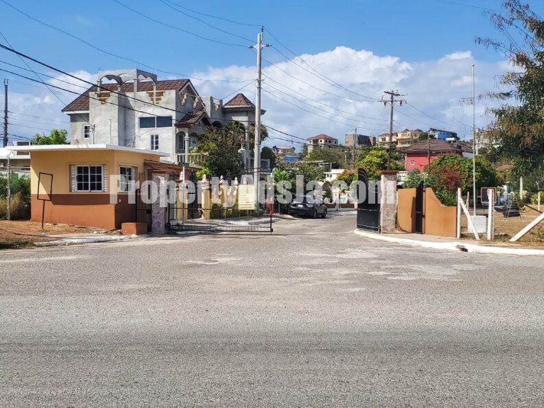 House For Sale in HELLSHIRE HEIGHTS, St. Catherine Jamaica