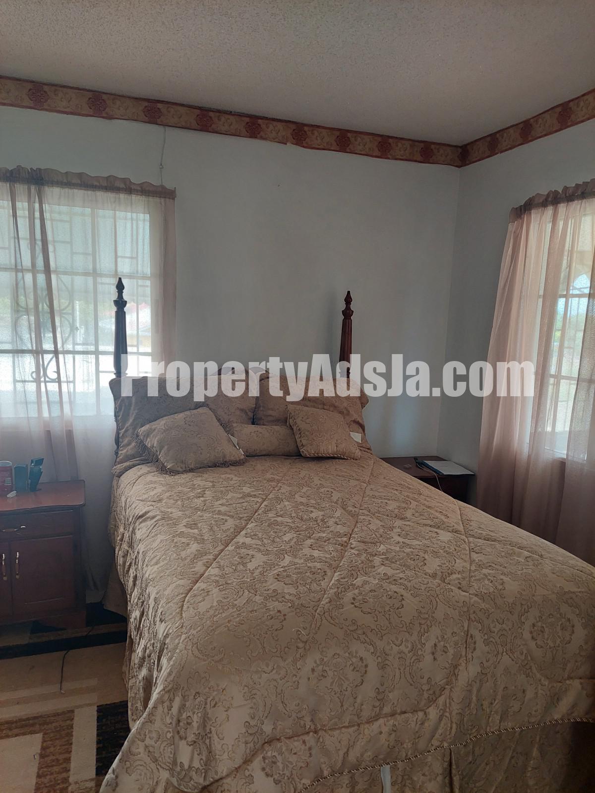 House For Sale in Trenton Road, Clarendon Jamaica