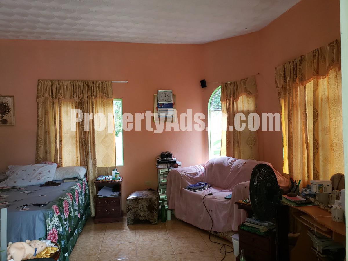 House For Sale in Palmers Cross, Clarendon Jamaica