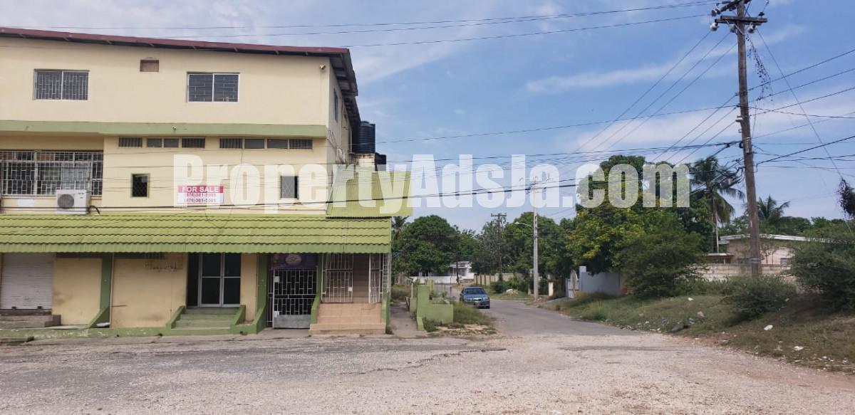 Commercial building For Sale in Greendale, St. Catherine Jamaica