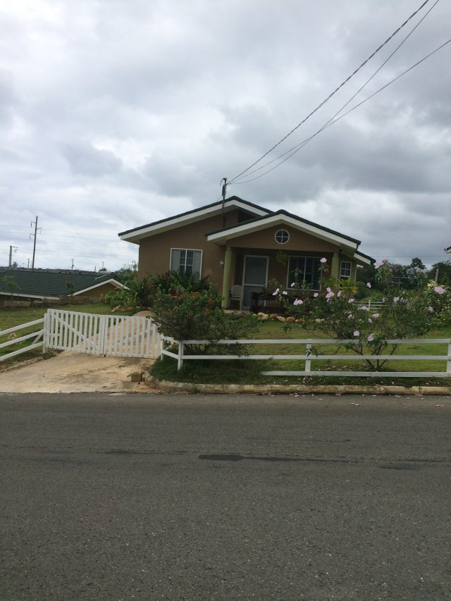 House For Sale in Stonebrook Vista, Trelawny Jamaica
