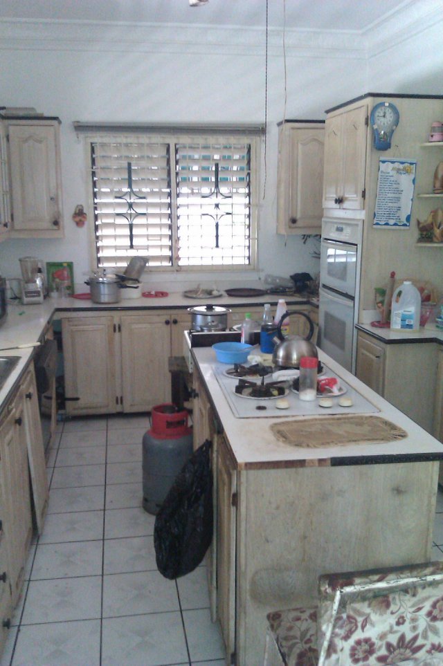 House For Sale in Sydenham Villas, St. Catherine Jamaica
