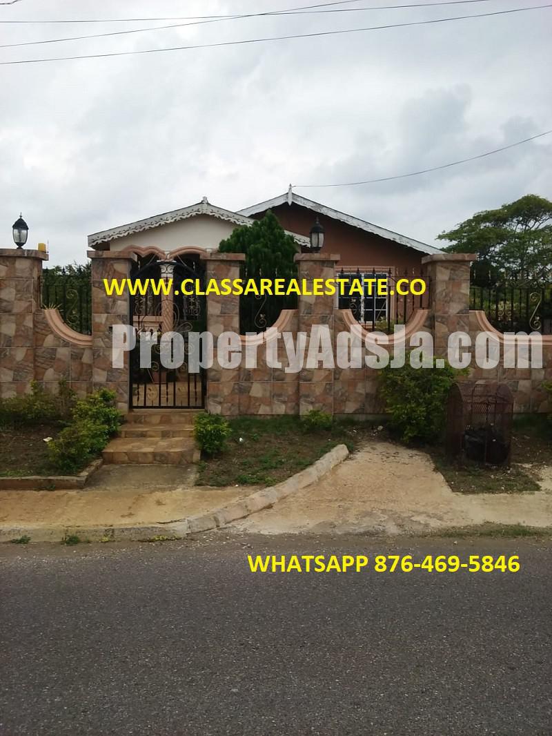 House For Sale in montego bay, Trelawny Jamaica