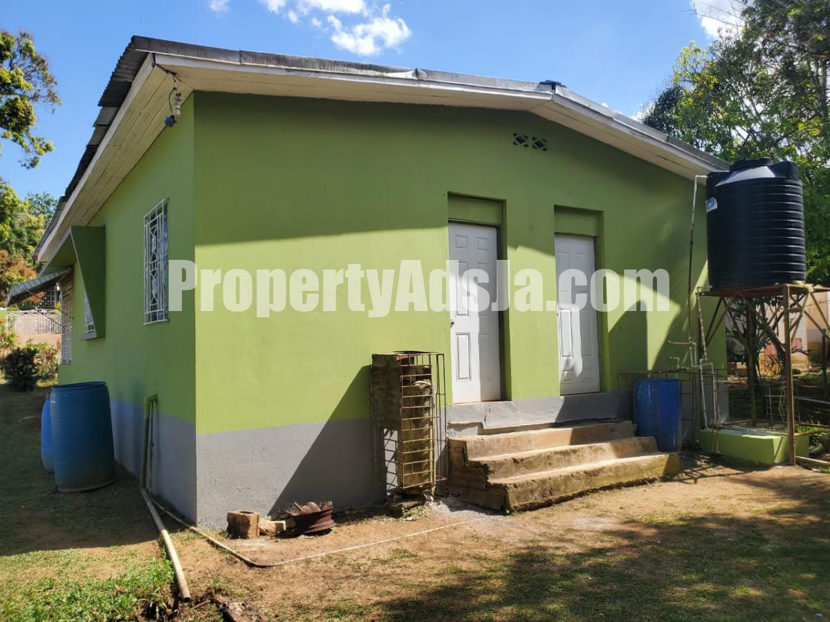 House For Sale in Byndloss Linstead, St. Catherine Jamaica