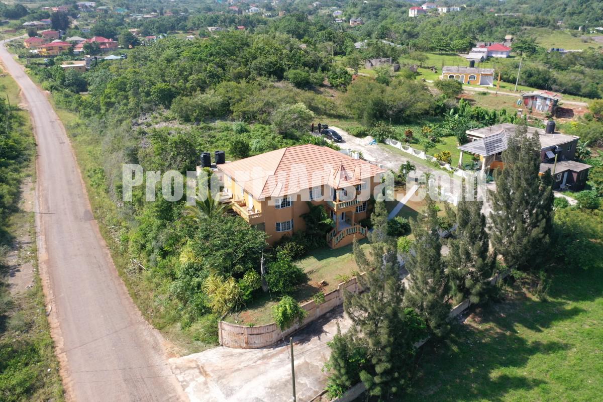 House For Sale in Knockpatrick, Manchester Jamaica