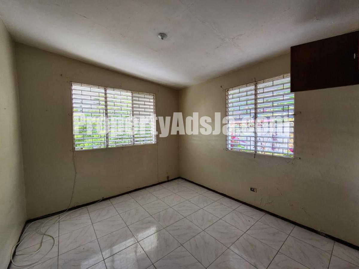 House For Rent in HART BOULEVARD Kingston 6, Kingston / St. Andrew