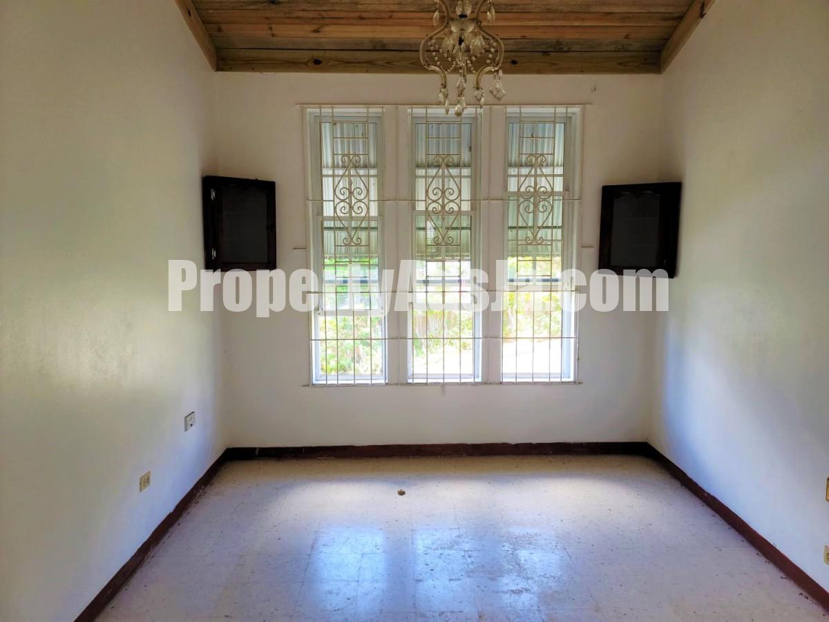 House For Sale in Caledonia Meadows, Manchester Jamaica