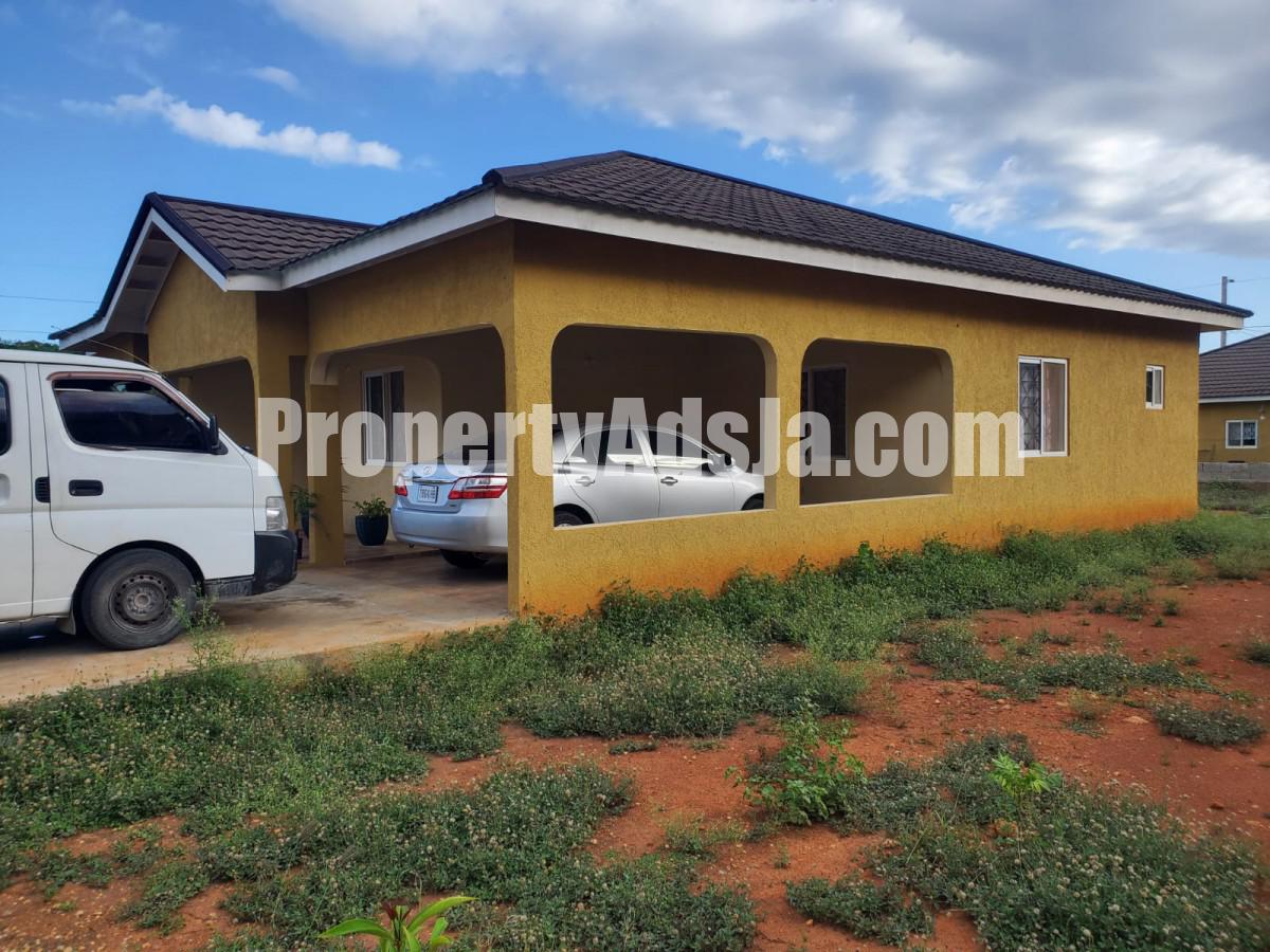 House For Sale in PART OF TREDEGAR PARK, St. Catherine Jamaica