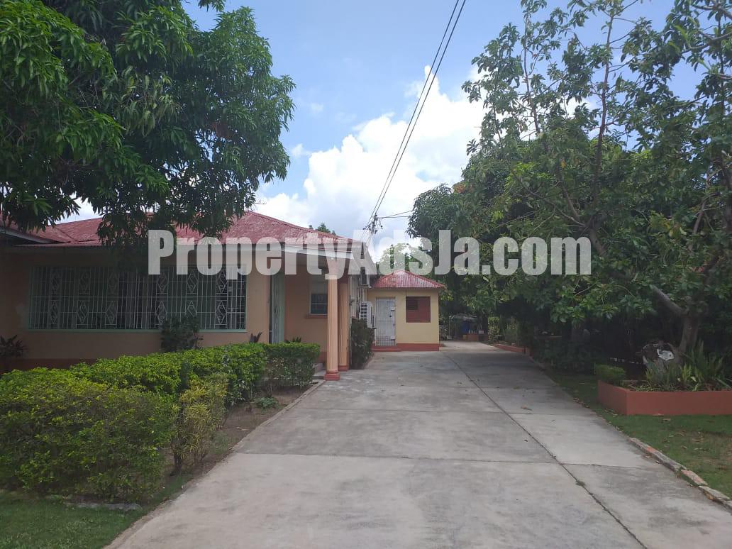 House For Sale in Sundown Crescent, Kingston / St. Andrew Jamaica