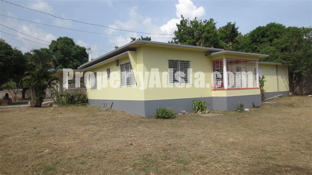 House For Rent in Meadowbrook, Kingston / St. Andrew Jamaica