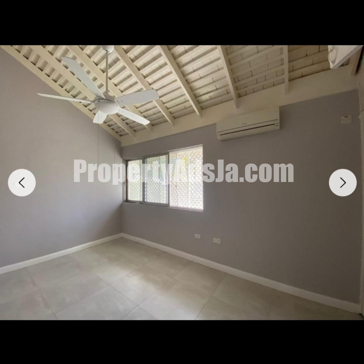 Townhouse For Rent in Norbrook, Kingston / St. Andrew Jamaica