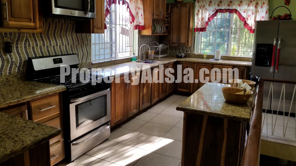 House For Sale in Golden Acres Red Hills, Kingston / St. Andrew Jamaica