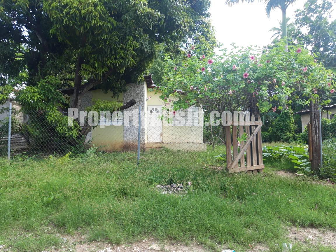 House For Sale in Nightindale grove Gutters Old Harbour, St. Catherine Jamaica