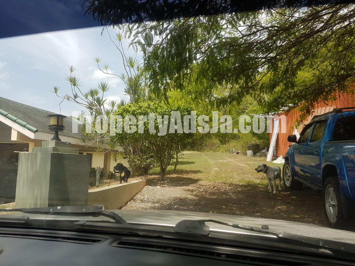 Residential lot For Sale in Armour Heights, Kingston / St. Andrew