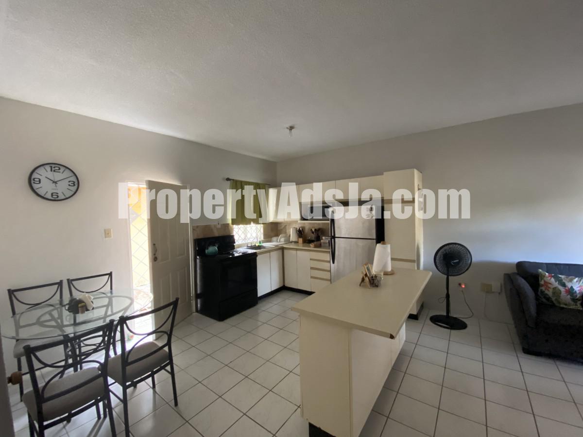 Apartment For Rent in Constant Spring Gardens off Mannings Hill Road