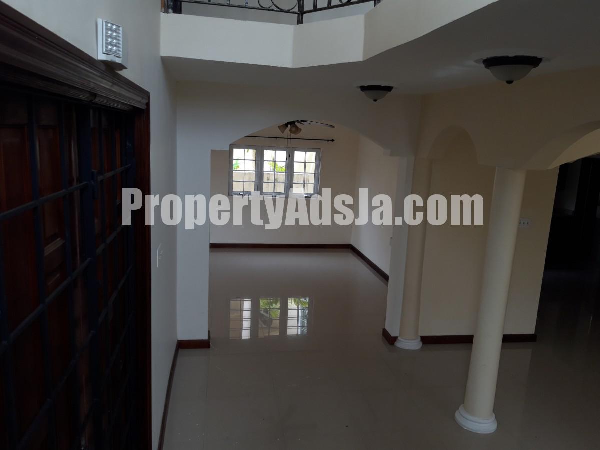 Townhouse For Rent in Jacks Hills, Kingston / St. Andrew Jamaica