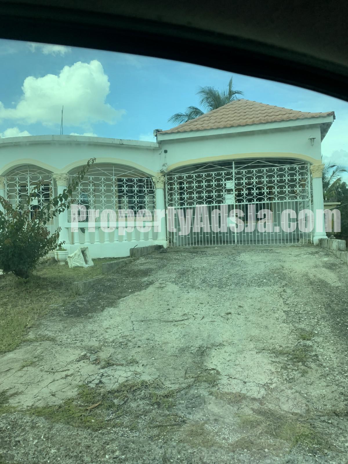 House For Sale in Kennedy Grove, Clarendon Jamaica