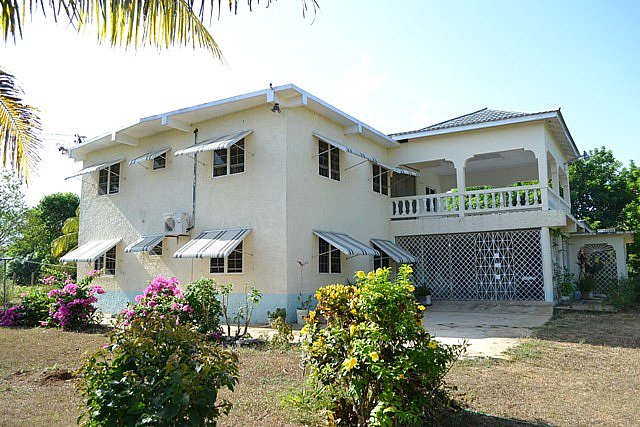 House For Sale in Santa Cruz St Elizabeth Jamaica 