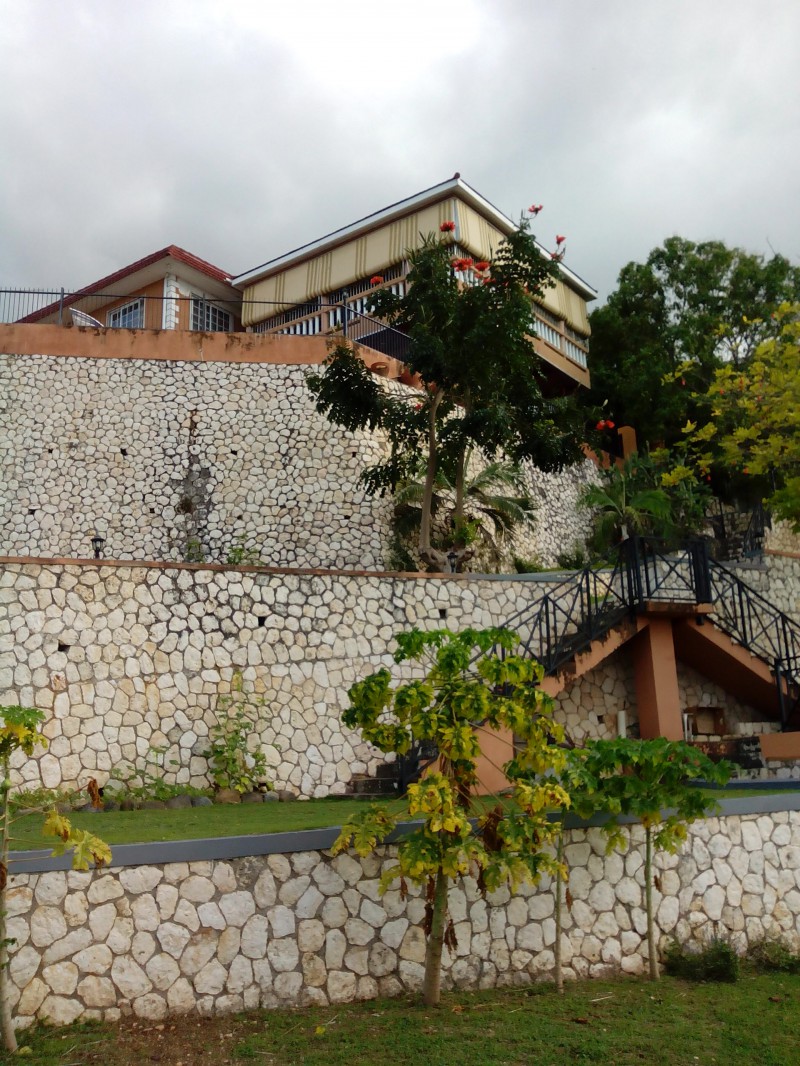 House For Sale in kgn 8, Kingston / St. Andrew Jamaica