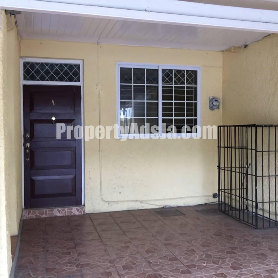 Townhouse For Sale in Ravina, Kingston / St. Andrew Jamaica