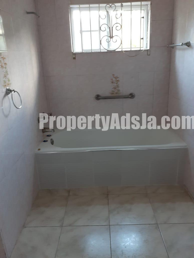 Flat For Rent in Havendale, Kingston / St. Andrew Jamaica