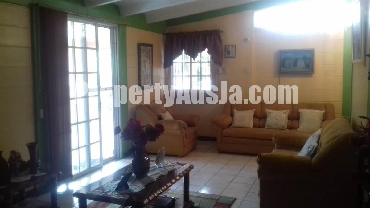 House For Sale in Constant Spring, Kingston / St. Andrew Jamaica