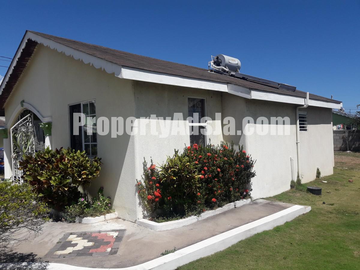 House For Sale in New harbour village 2, St. Catherine Jamaica