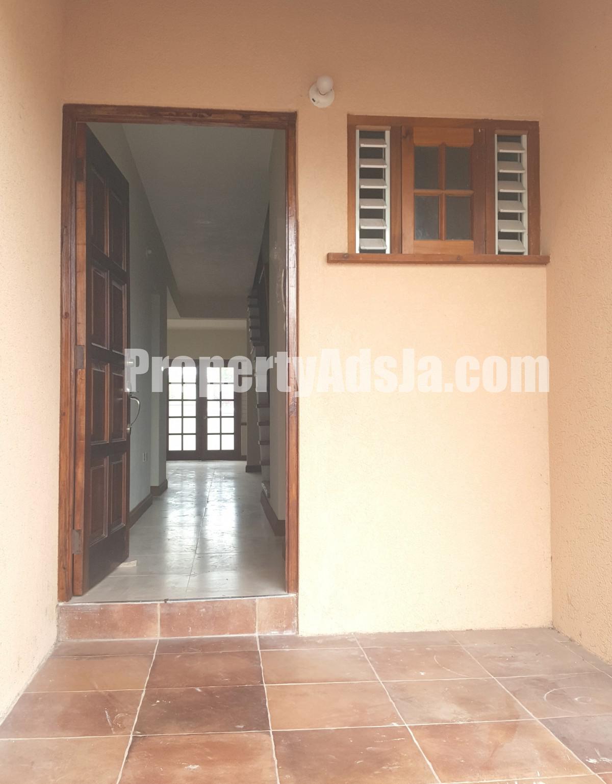 Townhouse For Sale in Kingston / St. Andrew Jamaica