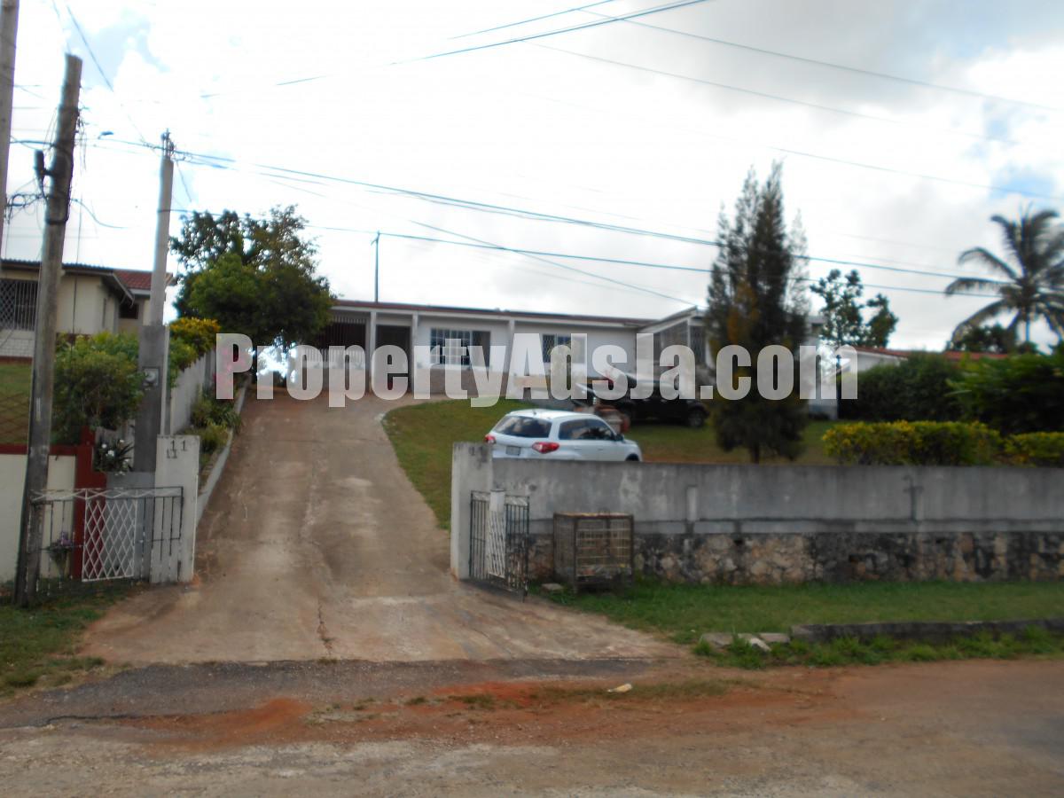 House For Sale in Cedar Grove Mandeville, Manchester Jamaica