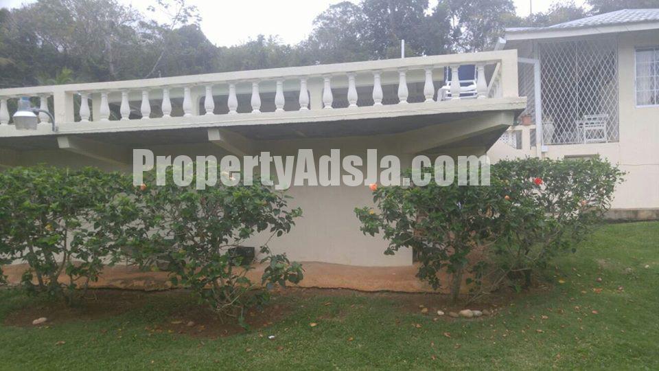 House For Sale in Exchange on Border of St Ann and St Mary, St. Ann