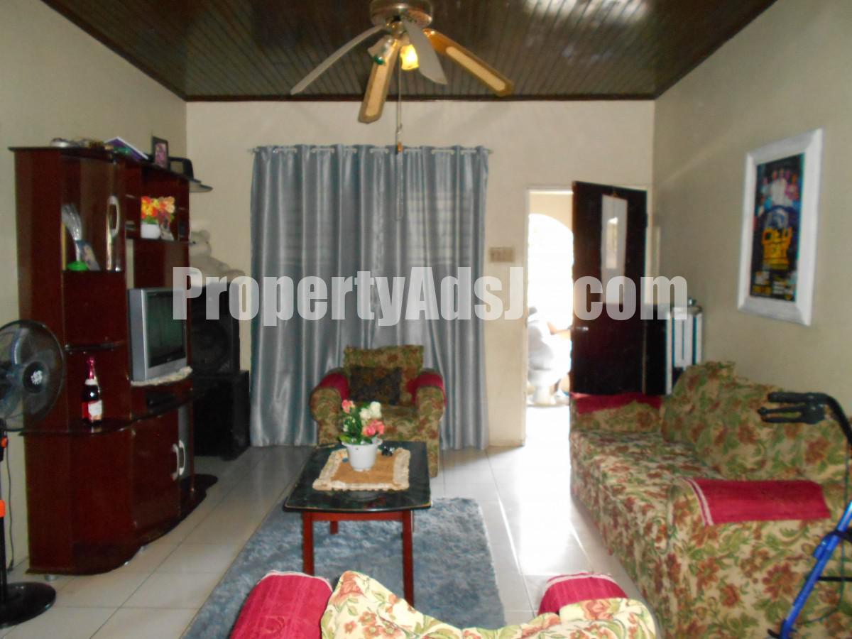 House For Sale in Hampton Green, St. Catherine Jamaica