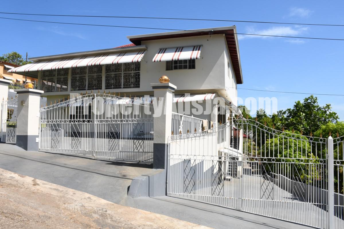 House For Sale in Santa Cruz, St. Elizabeth Jamaica