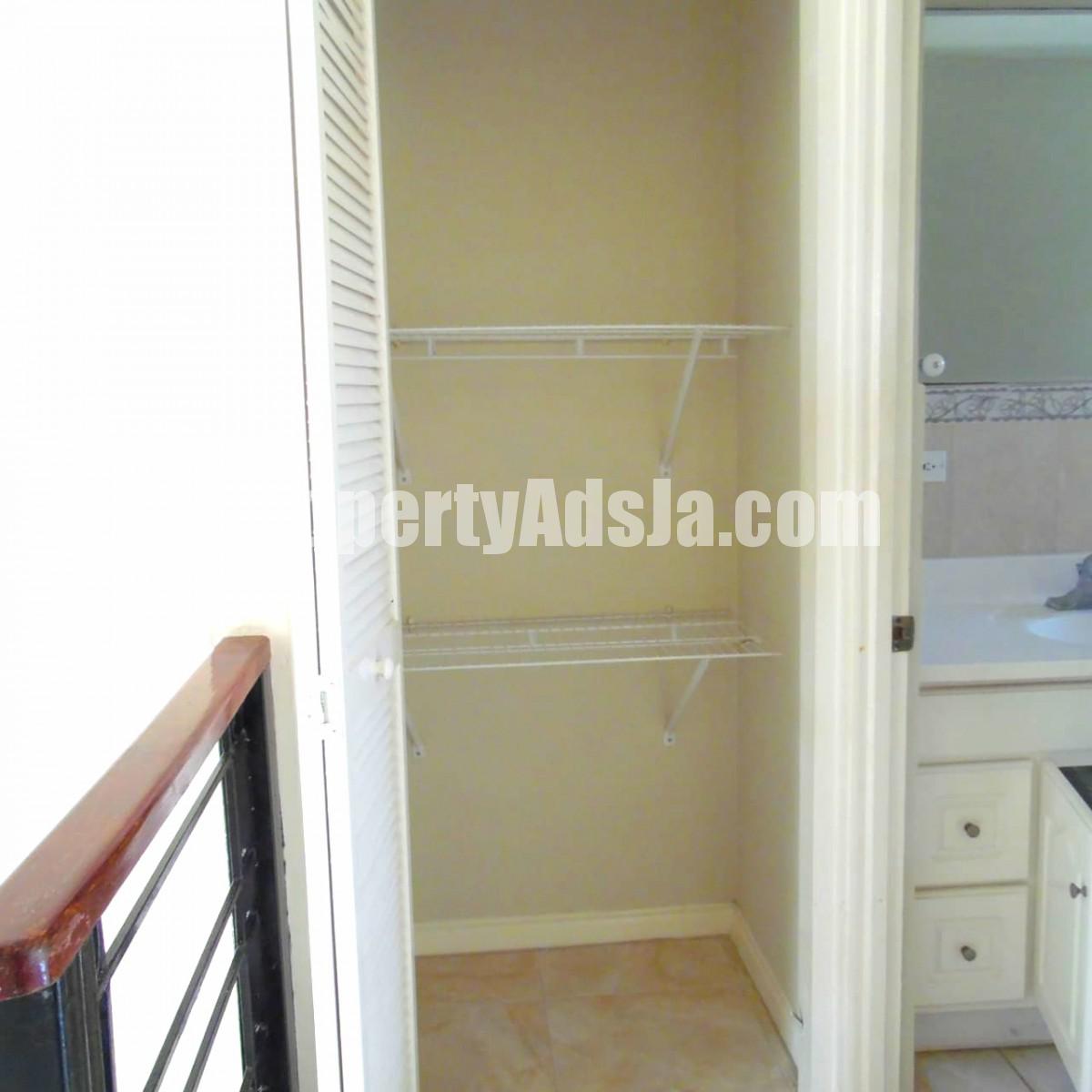 Townhouse For Rent in Portmore Country Club, St. Catherine Jamaica