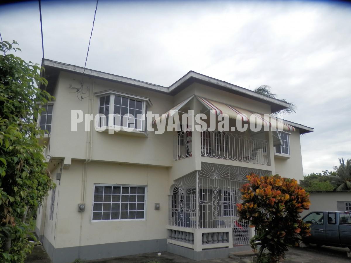 House For Sale in May Pen, Clarendon Jamaica