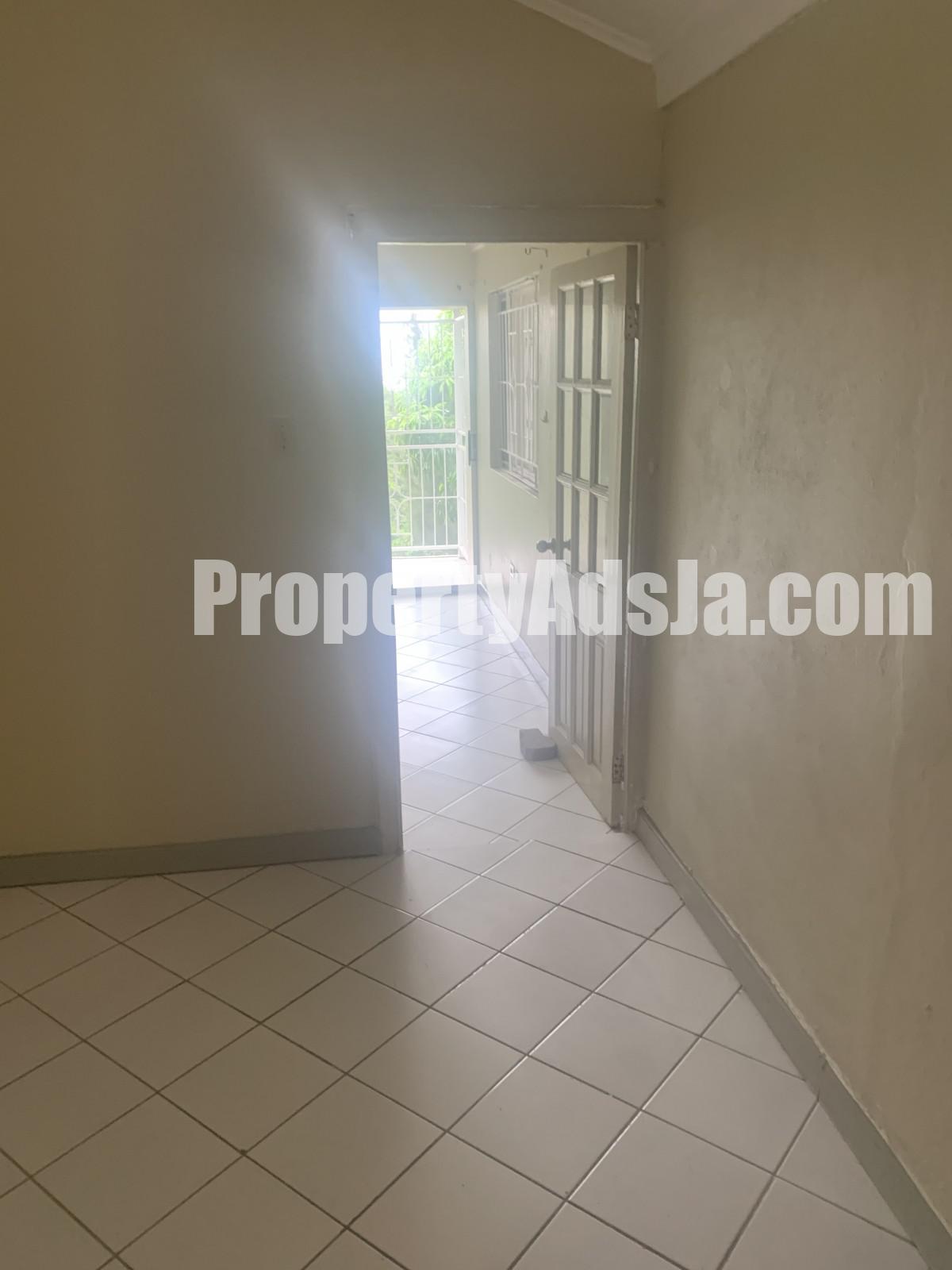 Apartment For Rent in Coopers hills Redhills, Kingston / St. Andrew
