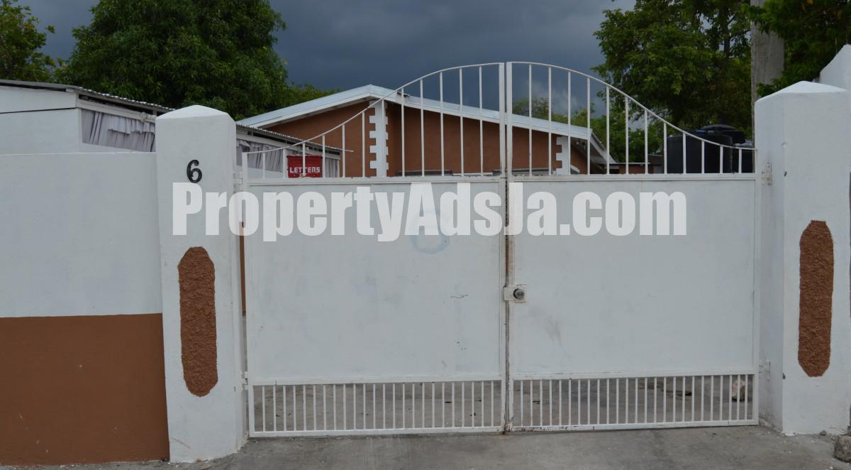 House For Rent in Kingston 11, Kingston / St. Andrew Jamaica