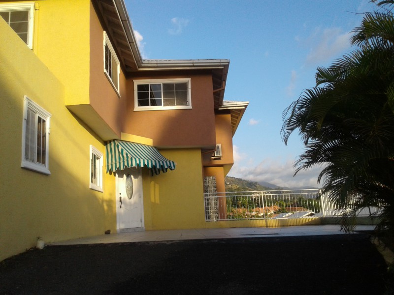 Townhouse For Rent in Cherry Gardens, Kingston / St. Andrew Jamaica