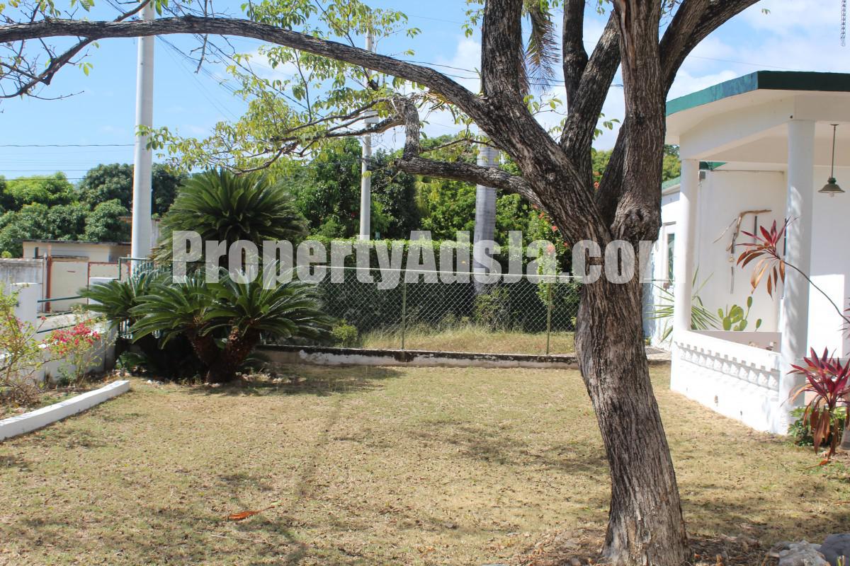 House For Rent in HOPE PASTURES, Kingston / St. Andrew Jamaica
