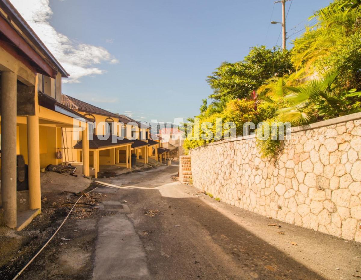 Townhouse For Sale in Norbrook Heights, Kingston / St. Andrew Jamaica